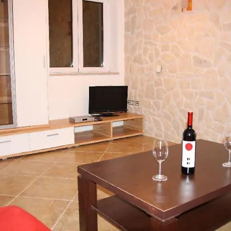 Plush In Novigrad With Patio *