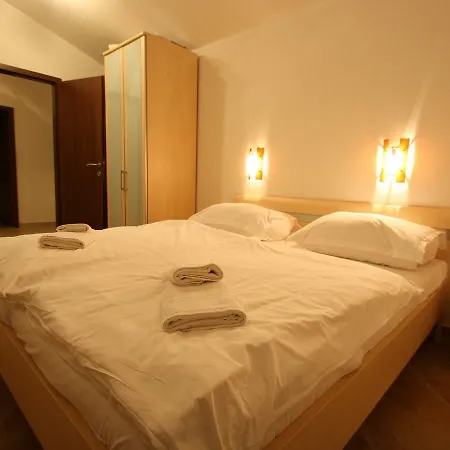 Holiday home Plush In Novigrad With Patio *