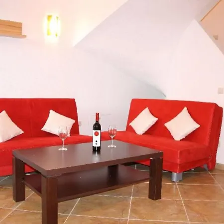 Plush In Novigrad With Patio * Novigrad (Istria)