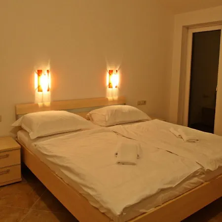 Plush In Novigrad With Patio Novigrad (Istria)