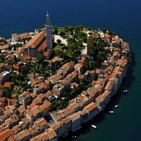 Plush In Novigrad With Patio