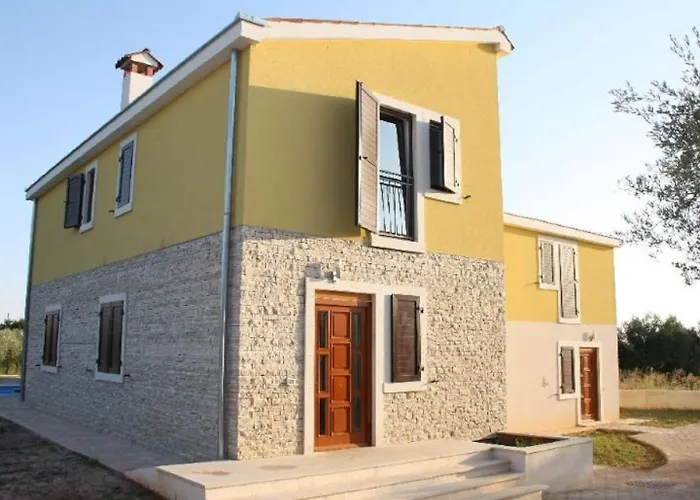 In Novigrad With Private Pool Ferienhaus